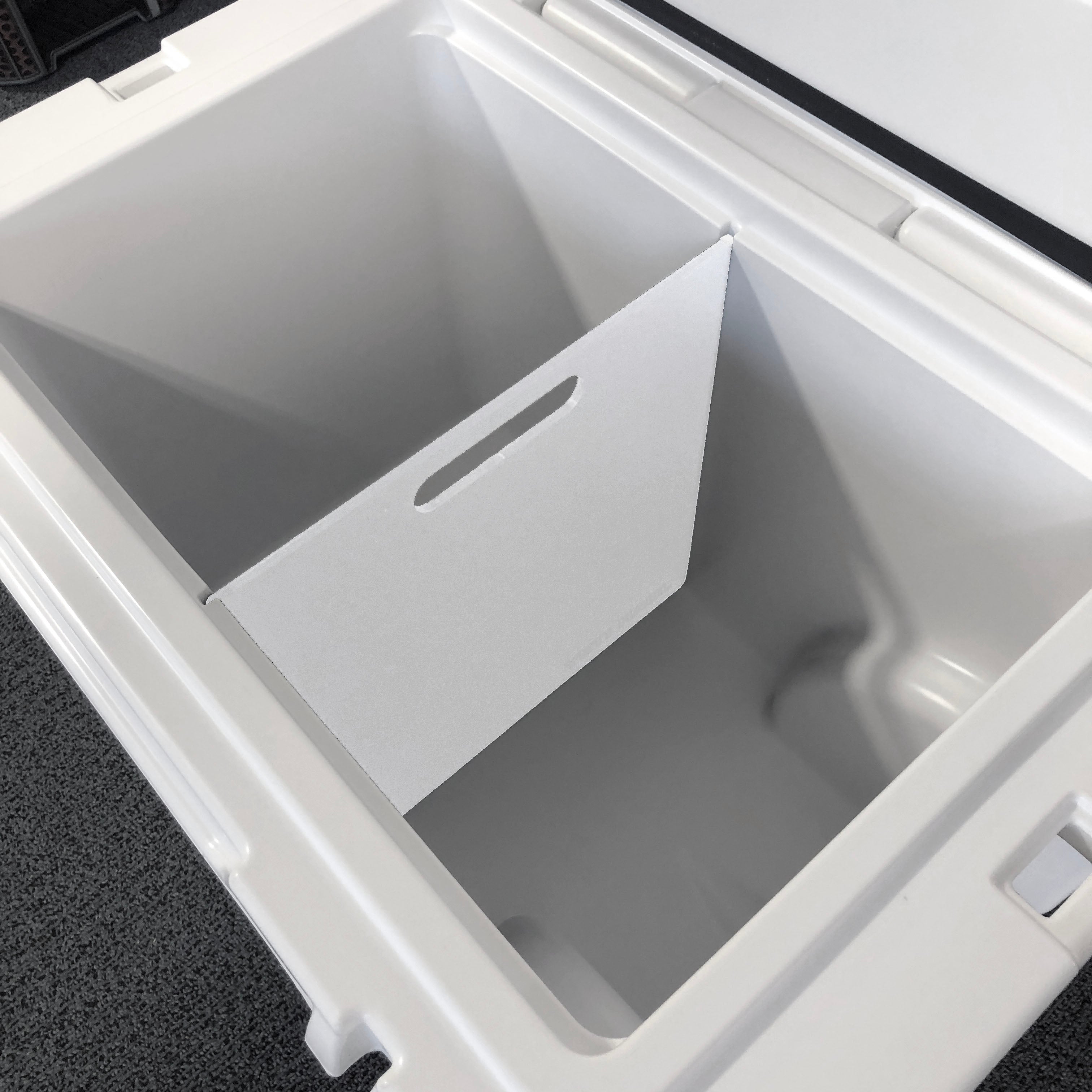 ForeShore Diamond Plate Aluminum Cooler Divider with Removable  Shelf/Cutting Board. Fits YETI Tundra Hard Coolers. Conveniently Keeps  Contents